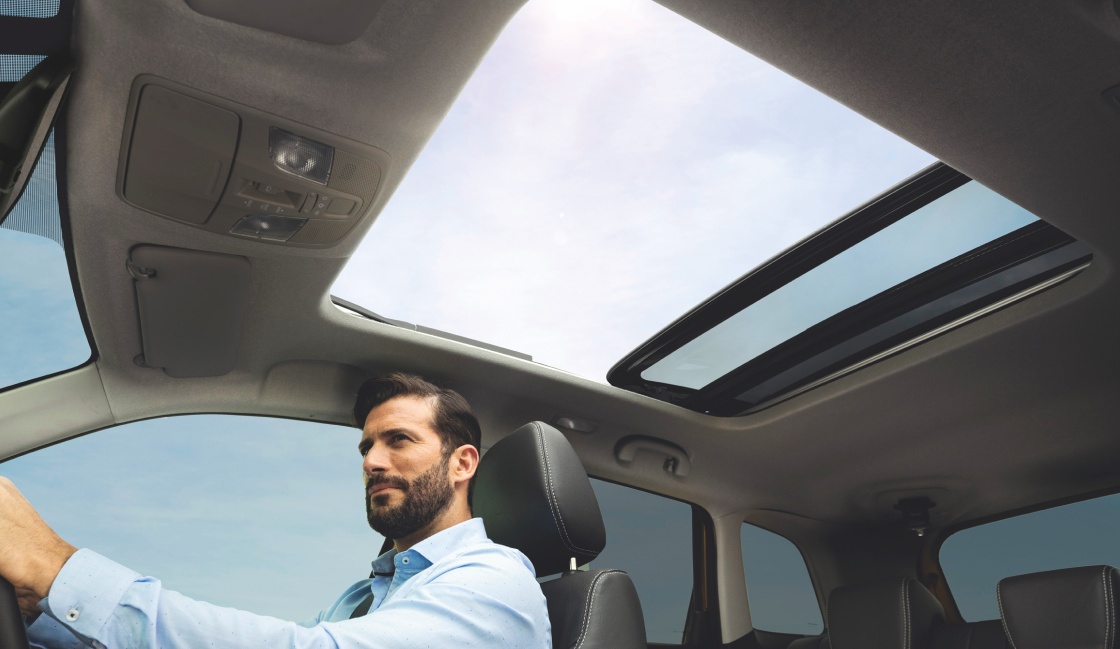 Suzuki sunroof lets in light and fresh air on the road