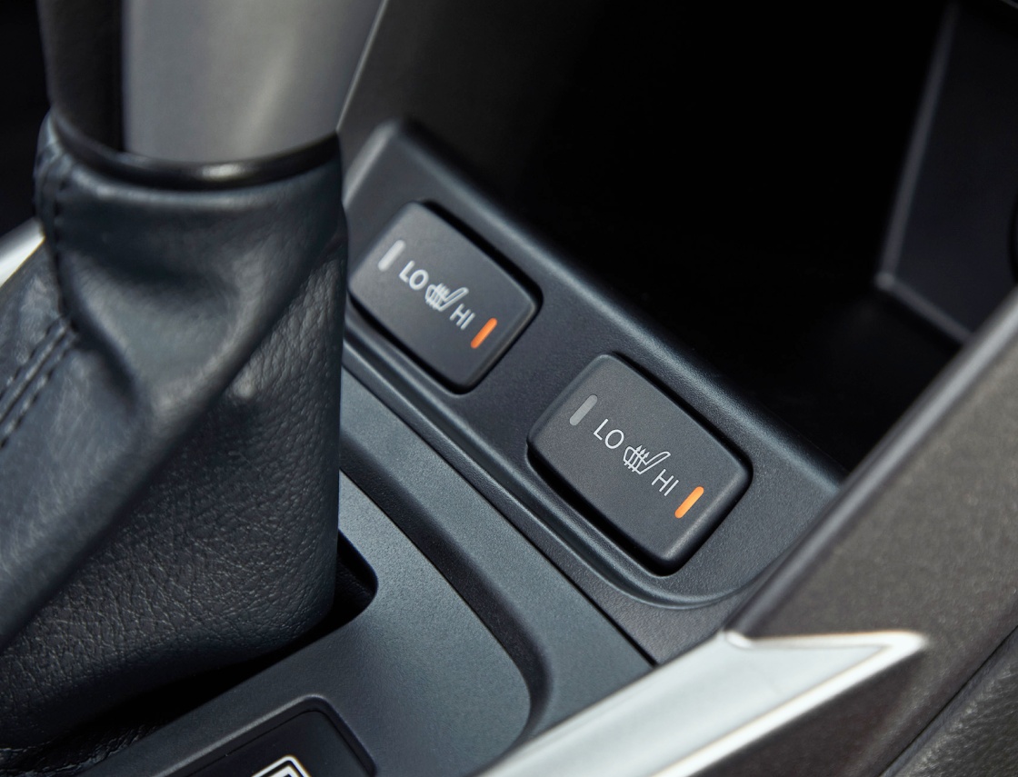 S-CROSS heated seats buttons with low and high settings