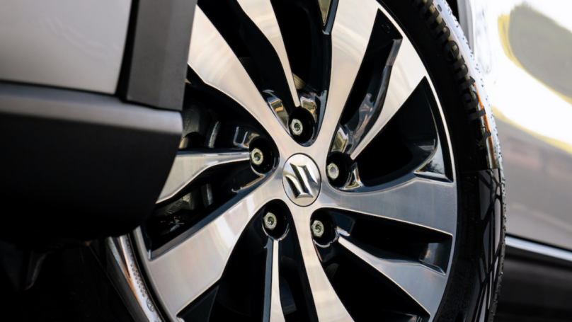 Polished alloy wheels look great on your Suzuki vehicle