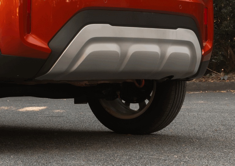 Skid plate garnish